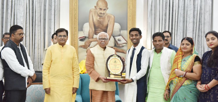 glorious student and social worker honor in raj bhawan