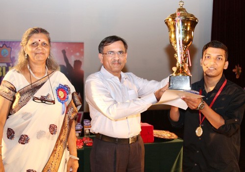brig rohit dutt distributed prizes