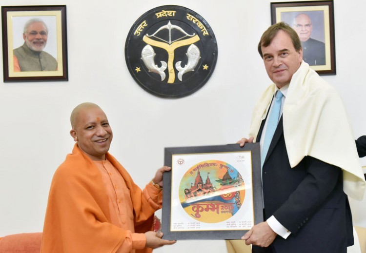 cm yogi adityanath and uk high commissioner