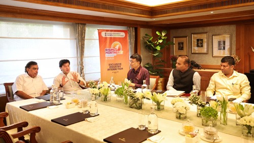 jyotiraditya scindia had an in-depth discussion with industrialists