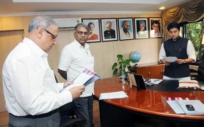 jyotiraditya madhavrao scindia and a.k. singhal
