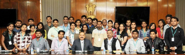 journalism student meets pmo minister