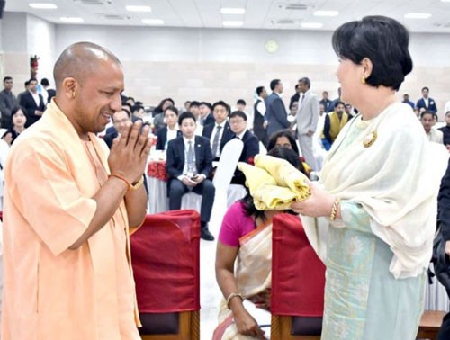 yogi adityanath south korean queen kimjong-suk welcomes