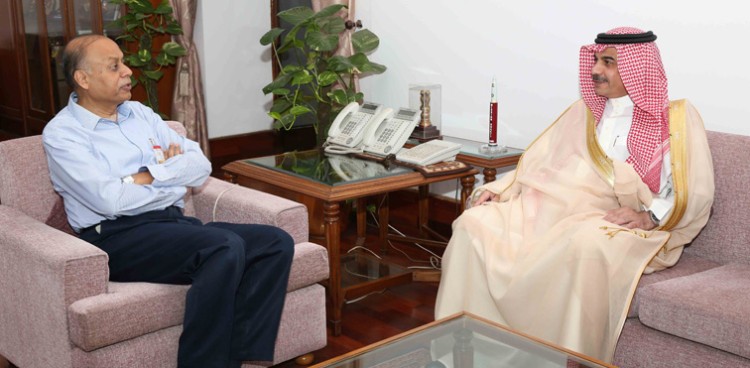 defense secretary of india and saudi deputy defense minister ahmed a asiri