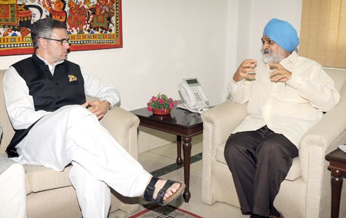 omar abdullah meeting the deputy chairman, planning commission, montek singh ahluwalia
