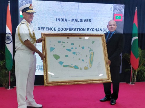 navy chief visits maldives