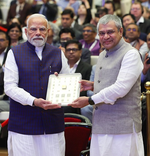 pm narendra modi and ashwini vaishnav