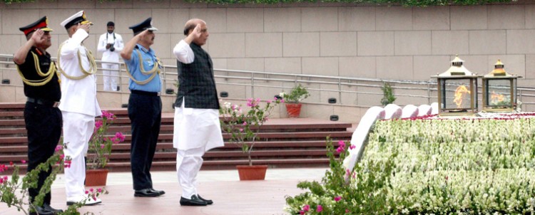 paid homage to fallen soldiers of the indian armed forces who fought valiantly during kargil war