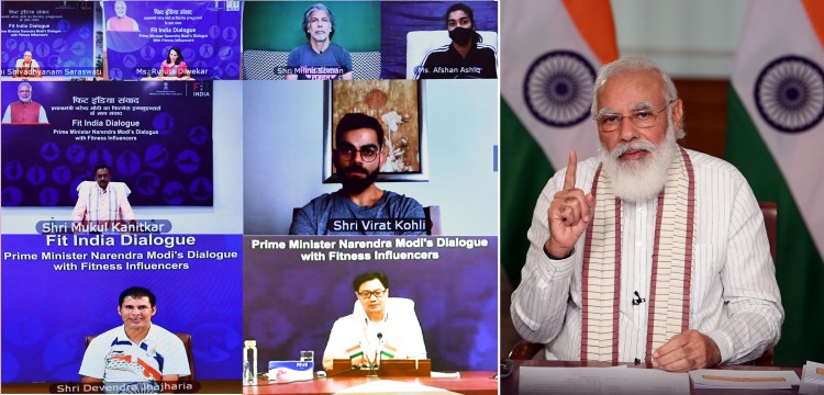 narendra modi interacting with the various fitness enthusiasts during the fit india dialogue event