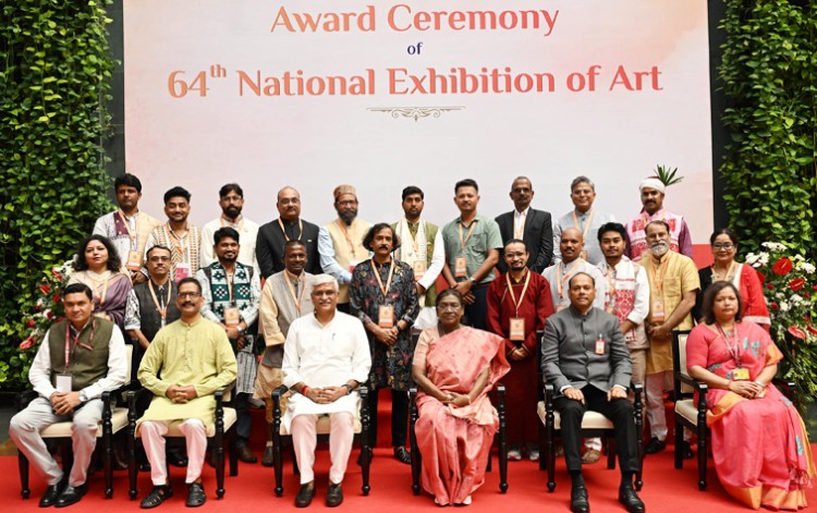national award for outstanding artists in visual arts