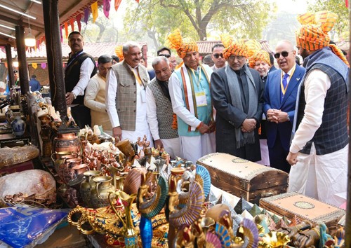 surajkund international self-reliant crafts fair begins