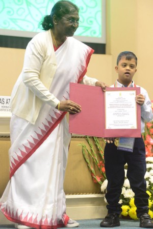 president gave empowerment award to divyang