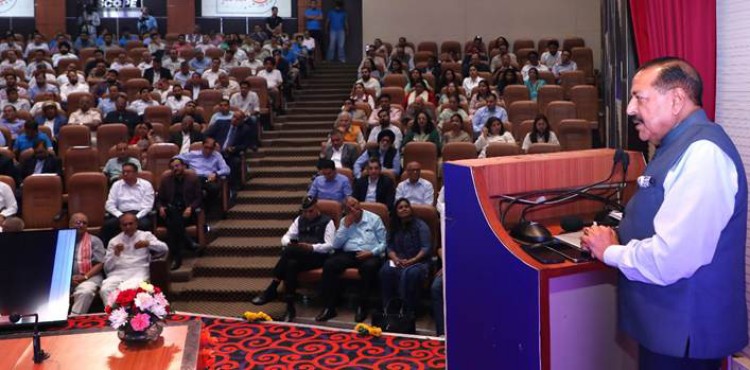 dr jitendra singh expressed happiness over the increasing participation of women in civil services