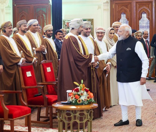 pm narendra modi at the india-oman business forum