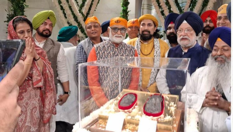 historical installation of the pavitr jode sahib