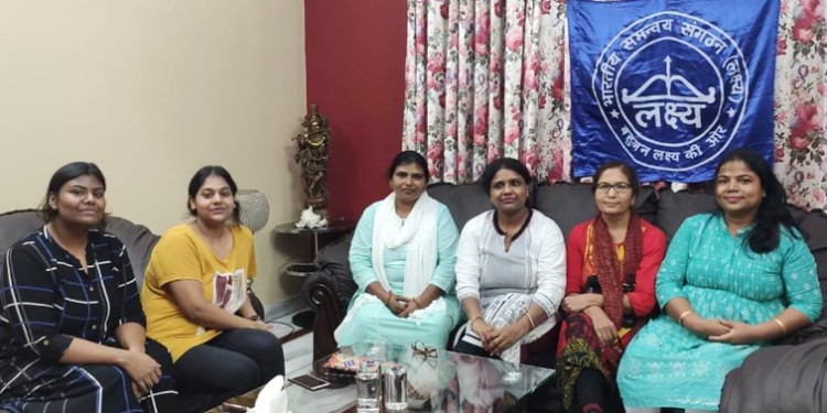 lakshya kee ghar-ghar bheema charcha