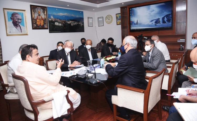 automotive manufacturer meets nitin gadkari