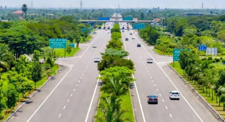 'arogya vans' along national highways (file photo)