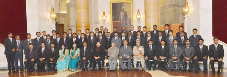 president pranab mukherjee with railway trainee officers