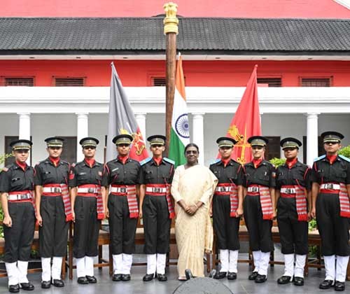 president happy to see increasing women participation in indian defence forces