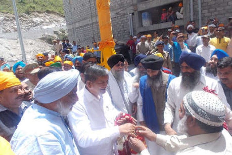 cm harish rawat in hemkund sahib