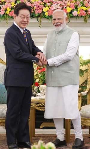 korean president lee jae-myung and narendra modi
