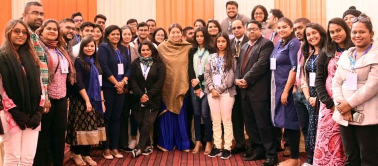 bhaarat ko jaano program participants met smriti irani