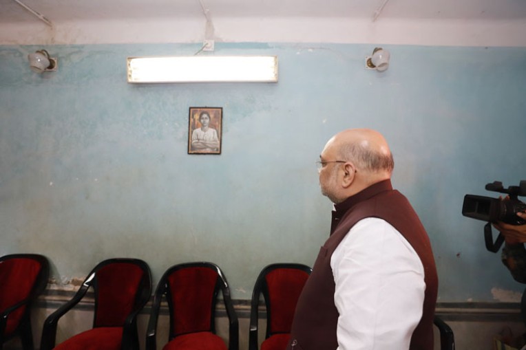 खुदीराम बोस के घर गए अमित शाह