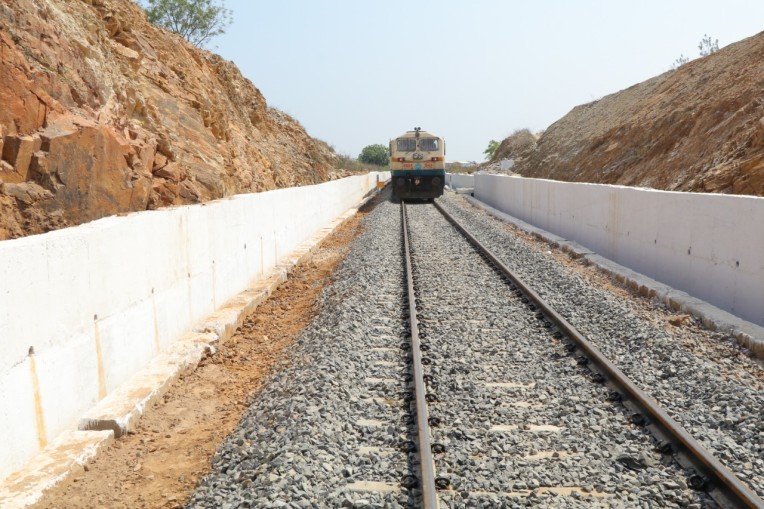 आंध्र प्रदेश में नई रेलवे लाइन पूरी