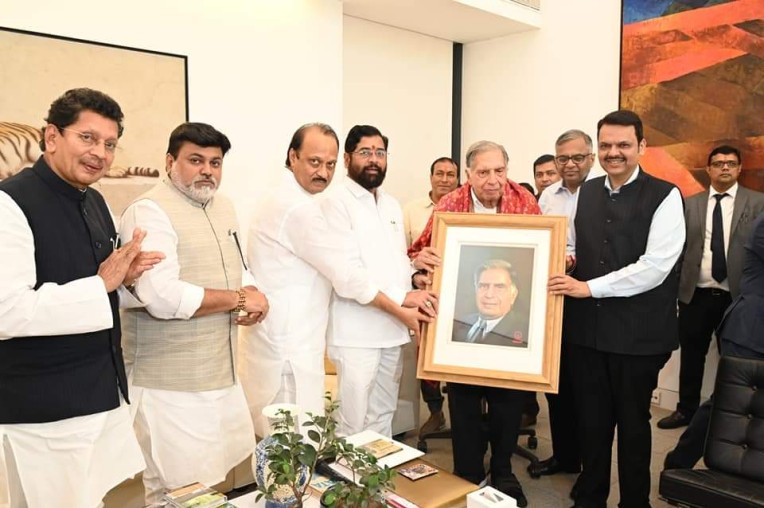 देश के उद्योग रत्न रतन टाटा सम्मानित