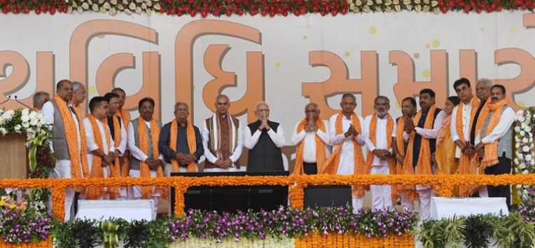 मोदी की गुजरात के मंत्रियों को बधाई!