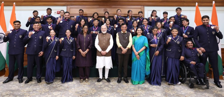राष्ट्रमंडल खेल के विजेताओं से मिले मोदी