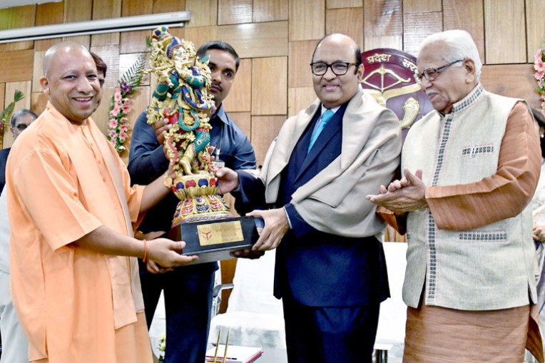 मुख्यमंत्री आवास पर सम्मान समारोह