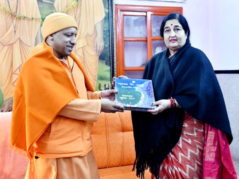 योगी से मिलीं अनुराधा पौडवाल