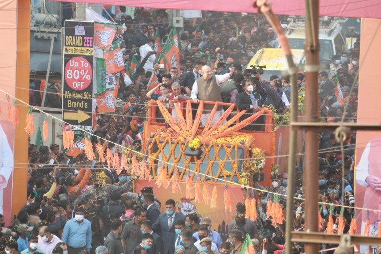 बंगाल में शाह का चुनावी रोड शो