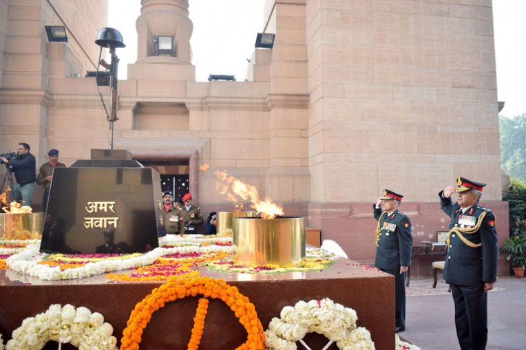अमर जवानों को श्रद्धांजलि