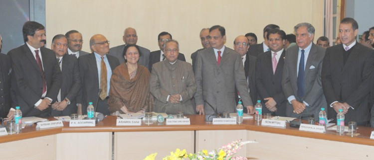 उद्योगपतियों के साथ प्रणब मुखर्जी-pranab mukherjee with industrialists