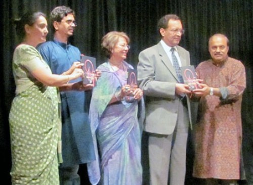 हिंदी-उर्दू, कथा यूके