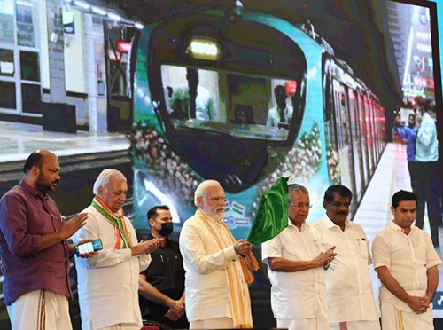 pm inaugurates various projects of kochi metro and indian railways