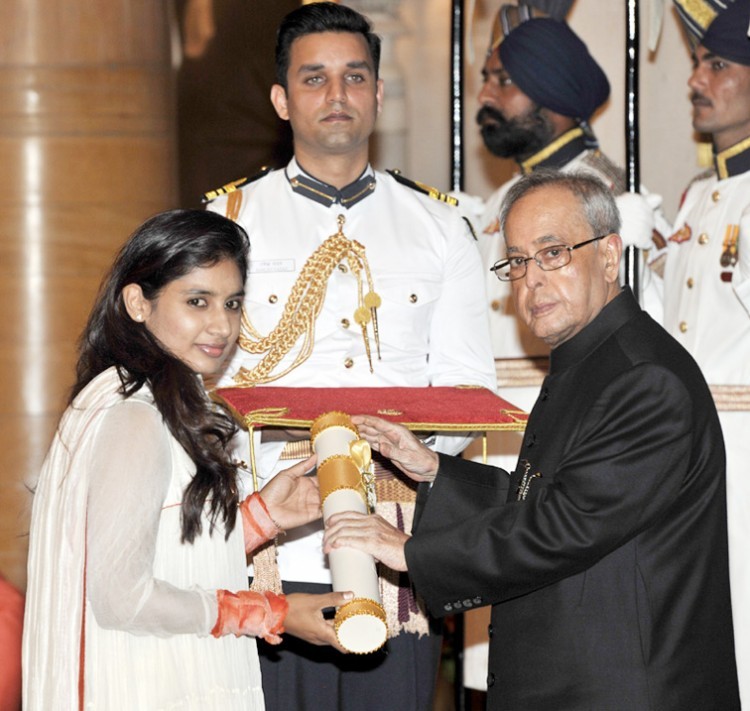 mithali raj awarded the padma shri by president pranab mukherjee