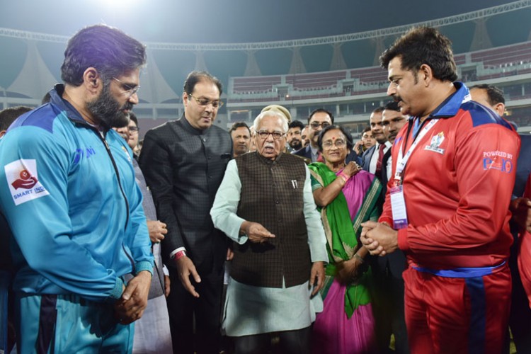 bollywood and up celebrity cricket in lucknow