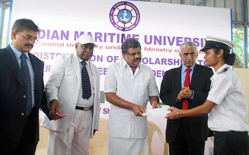 g.k. vasan distributing scholarship