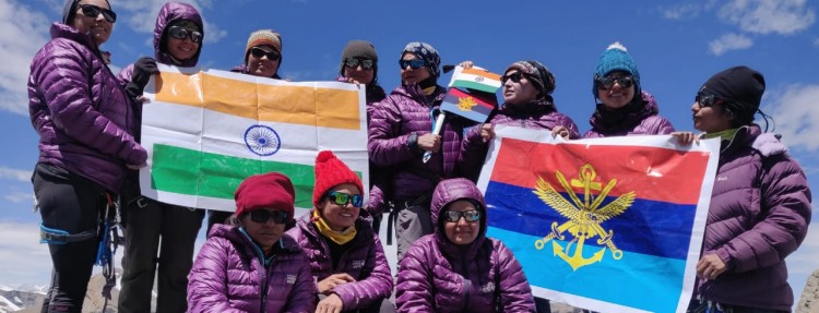 women's tri-service mountaineering team