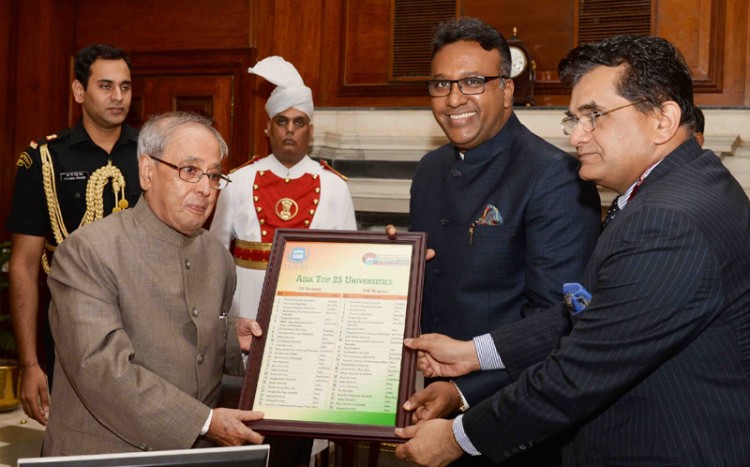 pranab mukherjee receiving the indian universities, the global rank reports