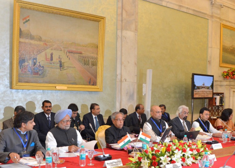 the president, pranab mukherjee and the prime minister, manmohan singh at the conference of vice chancellors