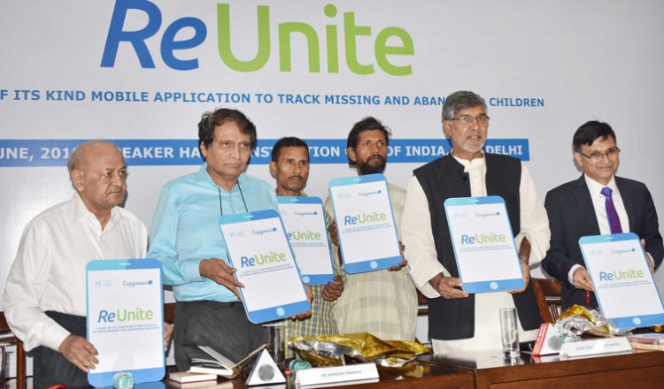suresh prabhakar prabhu launching the mobile application 'reunite'