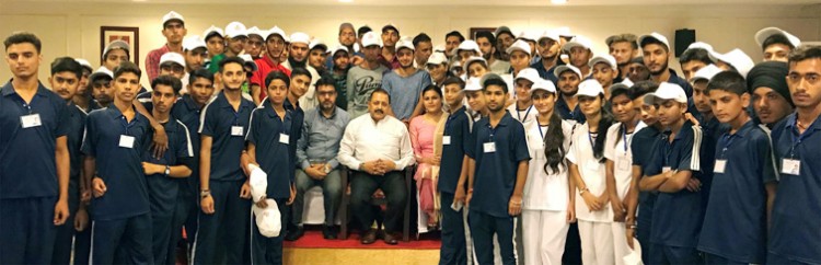 dr. jitendra singh in a group photograph with the students from jammu and kashmir