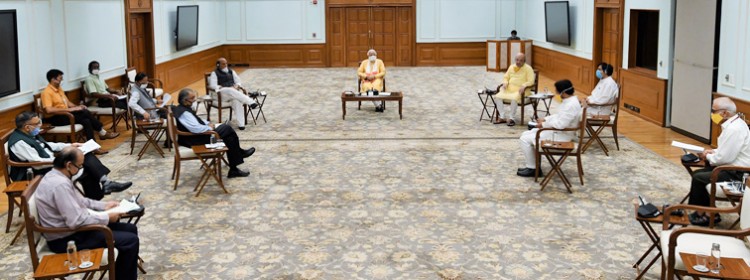 prime minister talks with the chief minister of andhra pradesh