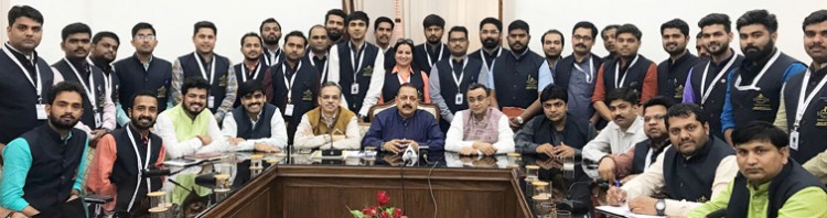 dr. jitendra singh with a group of students from indian institute of democratic leadership