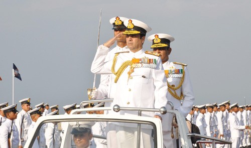 admiral r.k. dhowan salute from marching platoons the passing out parade